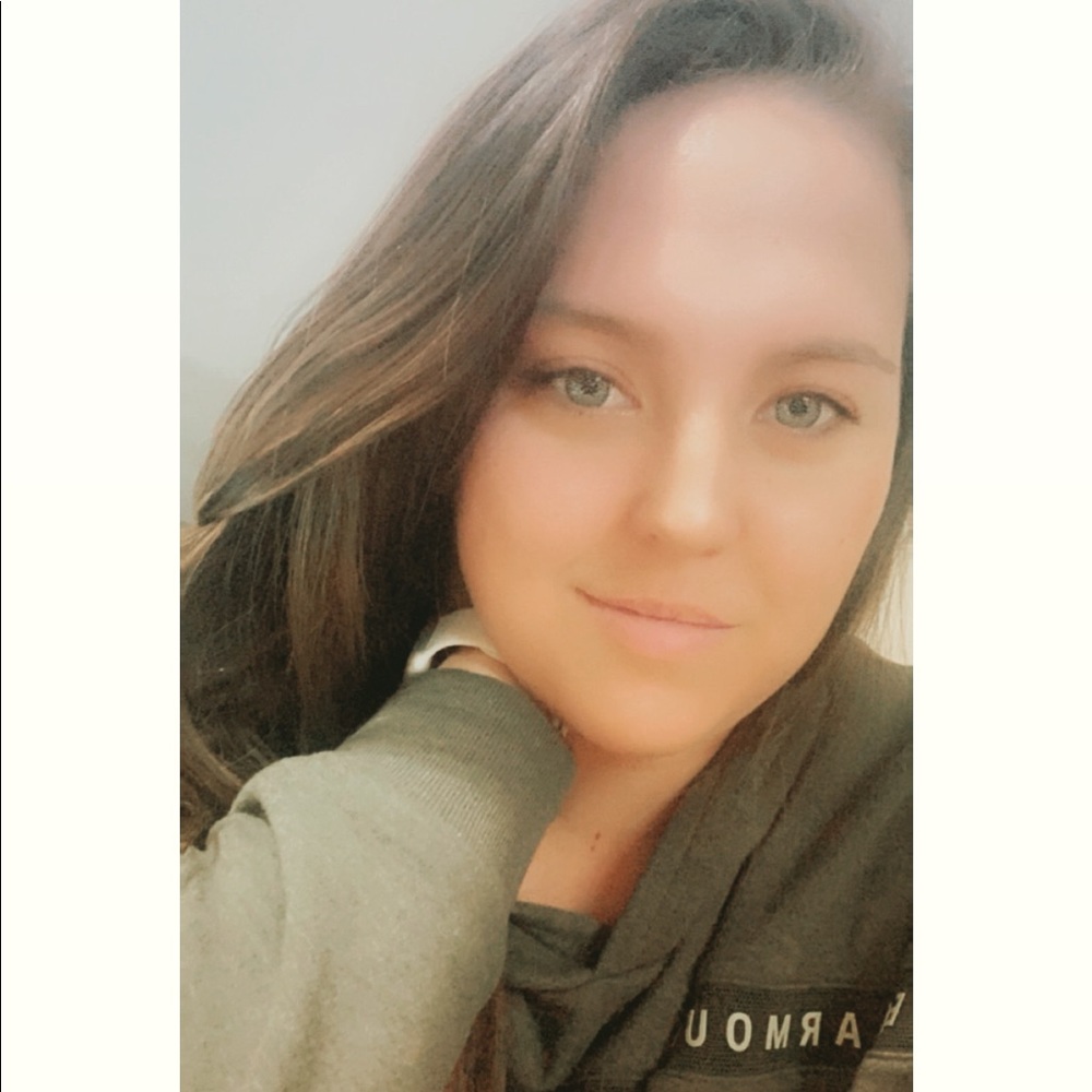 Meet your Posher, Kayla